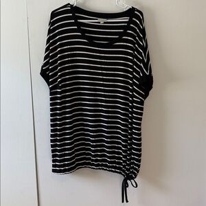 Zim & Zoe Black and White Striped Top‎ with Cinch Bottom Side Tie